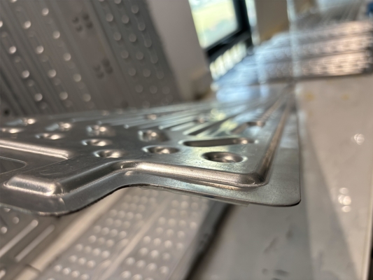 Placca di raffreddamento liquido in argento alluminio ad alta robustezza con buona tenuta all'aria per EV BESS