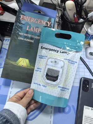 Luce d'emergenza Lampada a acqua salata pieghevole Batteria di acqua salata